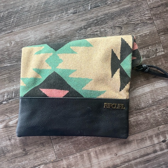 Rip Curl toiletry bag - Picture 3 of 4